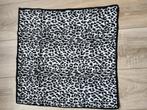Leuke sjaal met Luipaardprint, Ophalen of Verzenden, Zo goed als nieuw, Maat 46/48 (XL) of groter, Sjaal