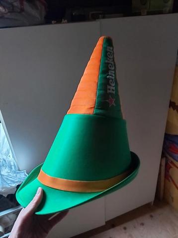 Carnaval Hoedje carnaval doos vol- te koop p stuk beschikbaar voor biedingen