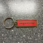 Rode Supreme 14SS metalen tag sleutelhanger keychain, Ophalen of Verzenden, Nieuw, Merk