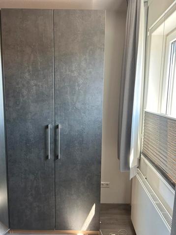 Pax kast 2 deuren incl licht en roedes