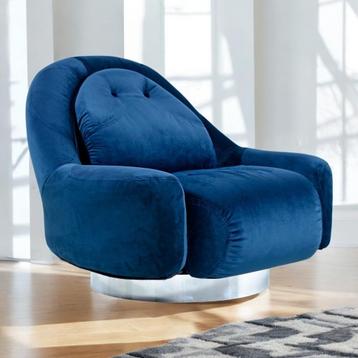  Gerestaureerde Guido Faleschini Italiaanse draaifauteuil beschikbaar voor biedingen