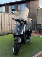 Vespa Sprint 2021 - Zwart - 7.027 km – Eerste eigenaar, Fietsen en Brommers, Scooters | Vespa, Ophalen, Zo goed als nieuw, Benzine