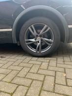 VW Tiguan Winterbanden met Velgen - 18 inch, Auto-onderdelen, Banden en Velgen, 18 inch, Gebruikt, Banden en Velgen, 235 mm