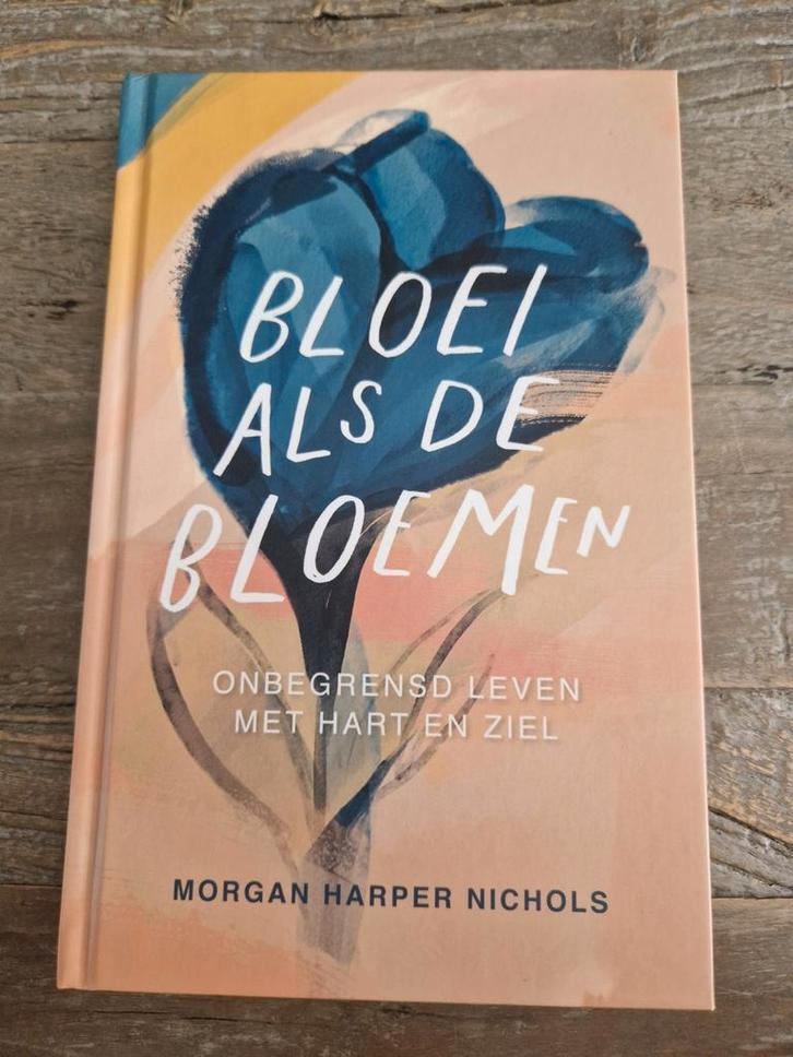 Morgan Harper Nichols - Bloei als de bloemen, Boeken, Godsdienst en Theologie, Zo goed als nieuw, Ophalen of Verzenden