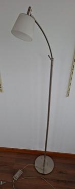 RVS stalamp met glazen, melkwit kapje., Ophalen, Gebruikt, Metaal, Modern