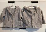 Tweeling badstof vestjes jasjes By Fluff grijs maat 74/80, Kinderen en Baby's, Tweelingen en Meerlingen, Zo goed als nieuw, Kleding