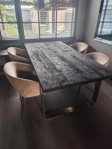 Zeer zware massieve eettafel van Richmond Interiors  beschikbaar voor biedingen