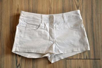 Wit dames spijkerbroekje van H&M in maat 34 / XS beschikbaar voor biedingen