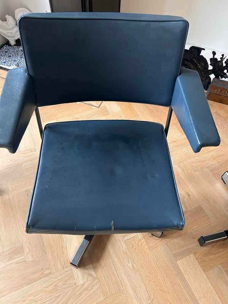 Twee originele Gispen bureaustoelen jaren '60, Ophalen, Gebruikt, Blauw, Bureaustoel