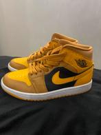 Nike Air Jordan 1 Mid Chutney Taxi - Maat 37, Ophalen of Verzenden, Zo goed als nieuw, Geel, Sneakers of Gympen