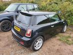 2007 Mini Cooper S automaat ..  nette auto !, Auto's, 4 cilinders, 4 stoelen, Zwart, 48 €/maand