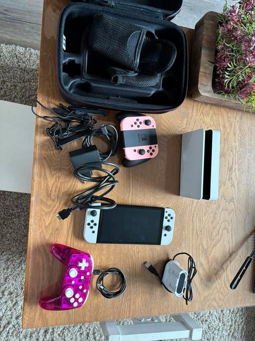 Nintendo switch oled, Spelcomputers en Games, Spelcomputers | Nintendo Switch, Zo goed als nieuw, Switch OLED, Ophalen