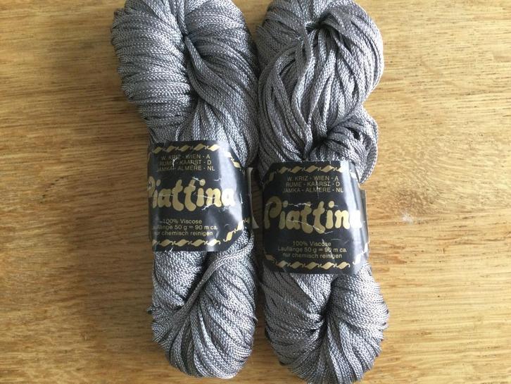2 strengen lintgaren Piattina grijs haken breien, Hobby en Vrije tijd, Breien en Haken, Nieuw, Breien of Haken, Wol of Garen, Ophalen of Verzenden
