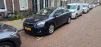 Toyota Avensis (executive) 2.0 16V Vvt-i Sedan (youngtimer), Avensis, Beige, 4 cilinders, Blauw