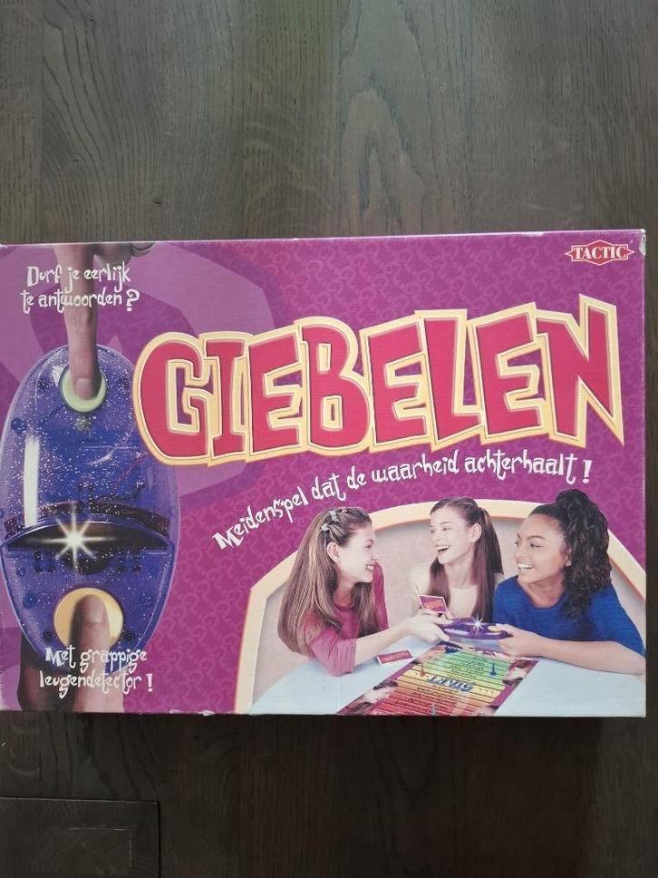 Bordspel Giebelen., Hobby en Vrije tijd, Gezelschapsspellen | Bordspellen, Zo goed als nieuw, Een of twee spelers, Drie of vier spelers
