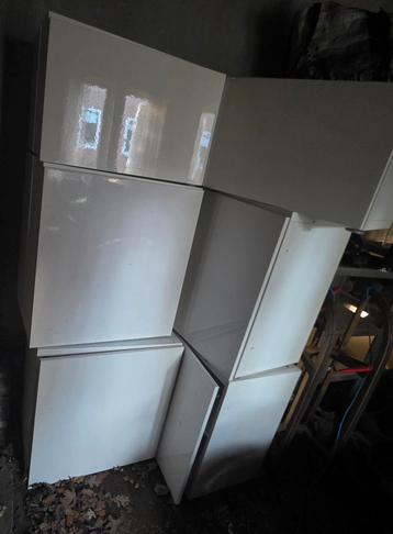 Gratis Ikea Besta kasten - 8 stuks beschikbaar voor biedingen