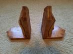 Twee vintage houten boekensteunen met stukje berkenstam, Verzenden, Gebruikt