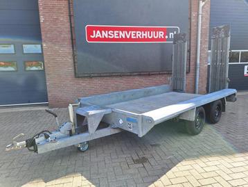 Hapert machinetransporter met parboolvering en alu bodem beschikbaar voor biedingen