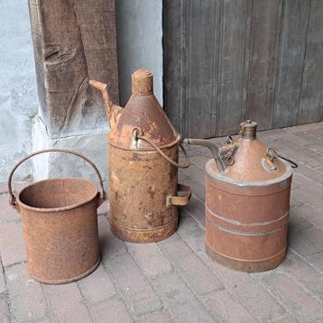 Brocante oude oliekan kan roest hoogte 40cm ø 17cm *Etage3*  beschikbaar voor biedingen