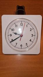 Vintage Junghans wandklok vierkant kunststof W737., Huis en Inrichting, Woonaccessoires | Klokken, Ophalen of Verzenden, Gebruikt