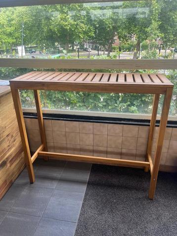 Houten bar/statafel beschikbaar voor biedingen