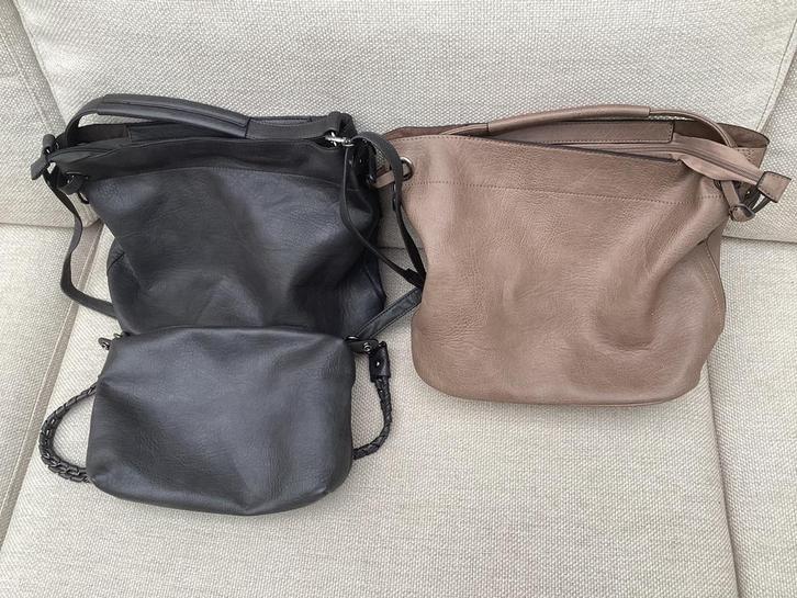 Tassenset zwart en bruin NIEUW, Sieraden, Tassen en Uiterlijk, Tassen | Schoudertassen, Zo goed als nieuw, Bruin, Leer, Ophalen of Verzenden