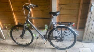 Opknapper heren fiets beschikbaar voor biedingen