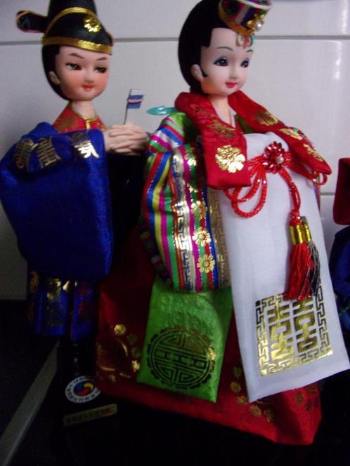 Landen Klederdracht poppen Chinees paartje, Verzamelen, Poppen, Zo goed als nieuw, Pop, Ophalen of Verzenden