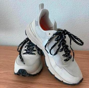 VEJA model Dekkan maat 37 gebroken wit beschikbaar voor biedingen