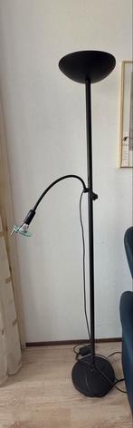 Zwart staande lamp met extra leeslamp, Huis en Inrichting, Lampen | Vloerlampen, Ophalen, Zo goed als nieuw, Metaal, 150 tot 200 cm