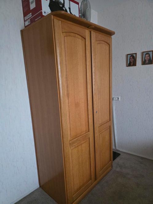 Houten Kledingkast met 2 Deuren, Huis en Inrichting, Kasten | Kledingkasten, Gebruikt, 200 cm of meer, 100 tot 150 cm, 50 tot 75 cm