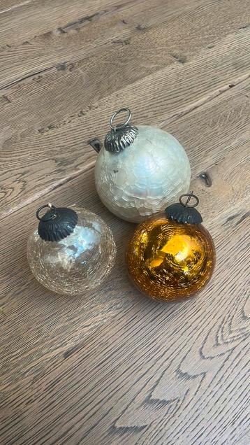 3 kerstballen met craquelé – verschillende kleuren beschikbaar voor biedingen