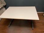 Buro. Wit Ikea 120x80 breed, Huis en Inrichting, Bureaus, Ophalen, In hoogte verstelbaar, Zo goed als nieuw