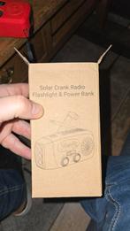 Solar Crank Radio met zaklamp & powerbank - Nieuw!, Ophalen of Verzenden, Nieuw, Radio