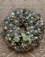 Zilveren Kerst Deurkrans met Witte en grijze  Rozen, Ophalen of Verzenden, Nieuw