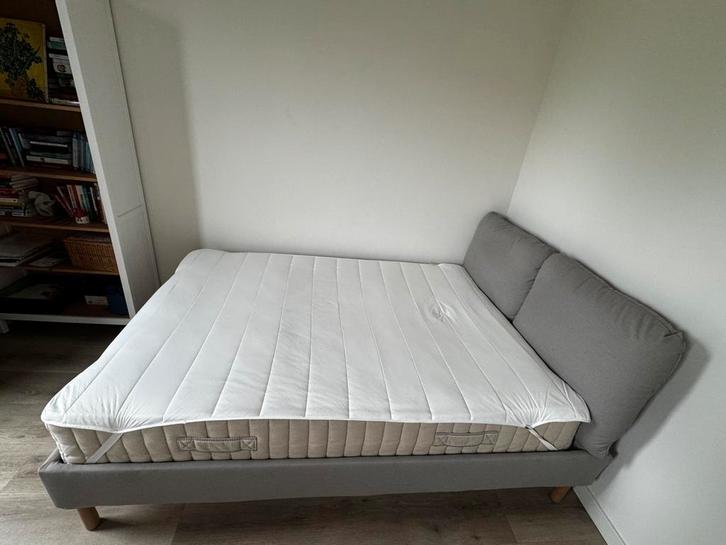 IKEA ROSENVIAL matrastopper – wit, 160x200 cm, Huis en Inrichting, Slaapkamer | Bedden, Zo goed als nieuw, Tweepersoons, 160 cm