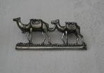 Antieke broche zilverkleur Kamelen / nr.3, Ophalen of Verzenden, Overige materialen, Broche
