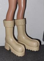 Bratz Dana wintertime wonderland boots 2003, Verzamelen, Poppen, Gebruikt, Ophalen of Verzenden, Kleertjes