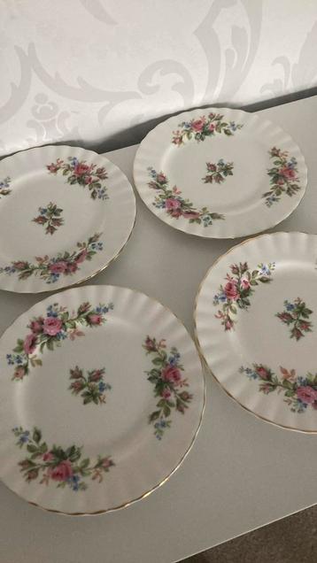 Royal Albert Moss Rose gebaksbordjes set van 4 beschikbaar voor biedingen