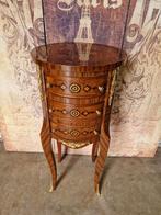 Klassieke rond ladekastje bijzettafel, met sierlijke versier, Huis en Inrichting, Kasten | Ladekasten, 1 of 2 laden, Ophalen of Verzenden