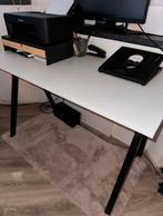 Ikea bureau te koop 60x120, Ophalen of Verzenden, Zo goed als nieuw