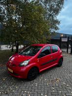 Toyota Aygo, 5 deurs, nieuwe apk, nieuwe koppeling (107/C1), Auto's, Toyota, Voorwielaandrijving, Zwart, 4 stoelen, 68 pk