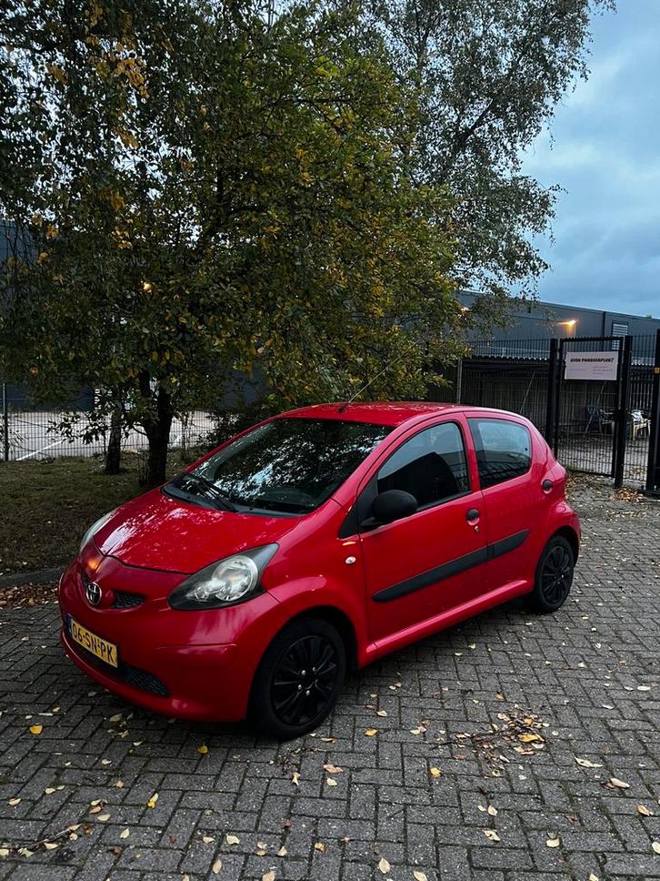 Toyota Aygo, 5 deurs, nieuwe apk, nieuwe koppeling (107/C1), Auto's, Toyota, Particulier, Aygo, Benzine, A, Hatchback, Handgeschakeld