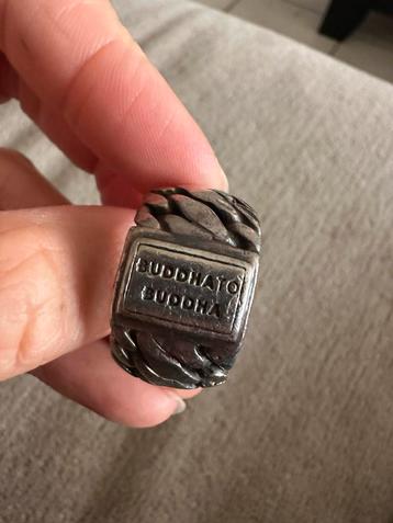 Buddha to Buddha Ring beschikbaar voor biedingen