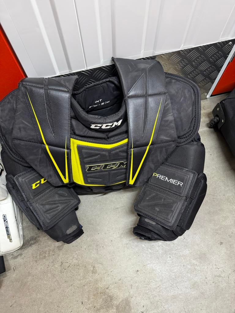 CCM Goalie Body Protector - Intermediate S/M, Sport en Fitness, IJshockey, Ophalen of Verzenden, Zo goed als nieuw, Kleding
