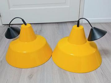 Louis Poulsen Deense paar yellow emaille retro hanglampen