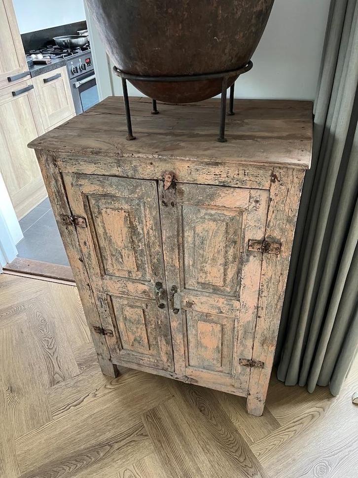 Oud Kastje uit India zeer fraai patina van ouderdom, Huis en Inrichting, Kasten | Overige, Gebruikt, Ophalen