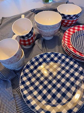 SERVIES AT HOME BY MARIEKE 26 stuks deels nieuw beschikbaar voor biedingen