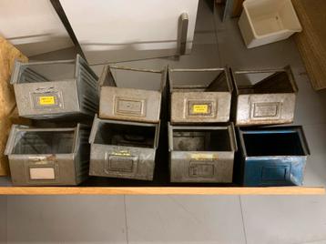 Magazijnbakken 8 stuks beschikbaar voor biedingen