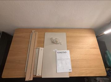 Bureau tafel met lade  beschikbaar voor biedingen
